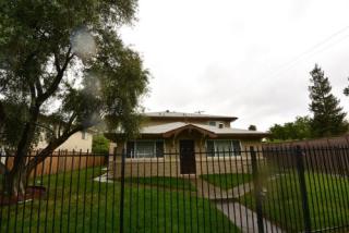 933 Carro Dr, Sacramento, CA 95825-4400