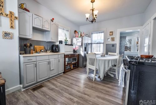 25 Hanson Ave, Perth Amboy NJ  08863-1730 exterior