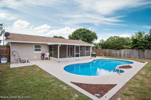 955 Alabama St, Titusville, FL 32796-2064