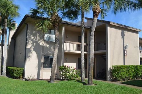 132 Camille Ct, Oldsmar, FL 34677-2227