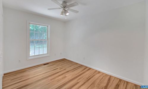 33 Jennings Dr, Bybee VA 22963-3337 exterior