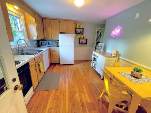 31 Crest Ave, Lincoln RI  02865-3024 exterior