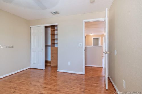 913 168 Ave, Hollywood FL 33028-2021 exterior