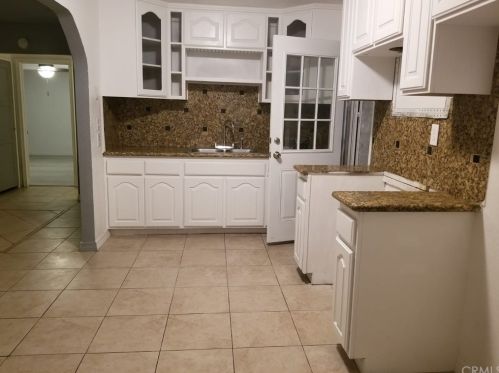 956 Western Ave, Colton, CA 92324-2656