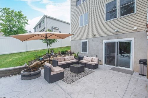 164 Mount Pleasant Ave, West Paterson NJ  07424-2732 exterior