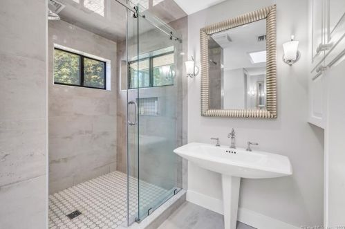 75 Honeysuckle Hill Ln, Bridgeport CT  06612-1145 exterior