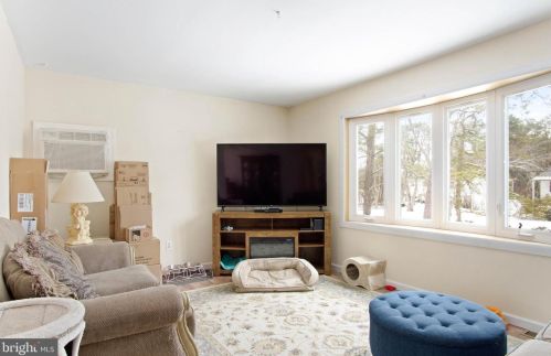 114 Chippewa Trl, Browns Mills, NJ 08015-6465