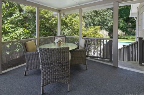 24 Surrey Dr, Norwalk CT  06851-3224 exterior