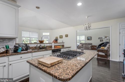 5800 Serengeti Ct, Haymarket VA  20169-3200 exterior