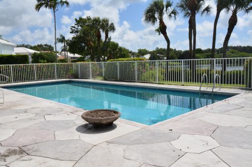 18 Sutton Dr, Boynton Beach, FL 33436-6061