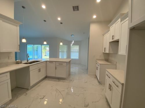 4110 9th St, Lehigh Acres, FL 33976-2702