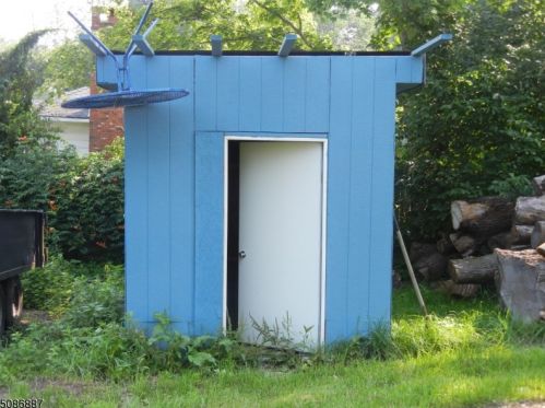 979 Union Valley Rd, West Milford Lakes NJ  07480-1200 exterior