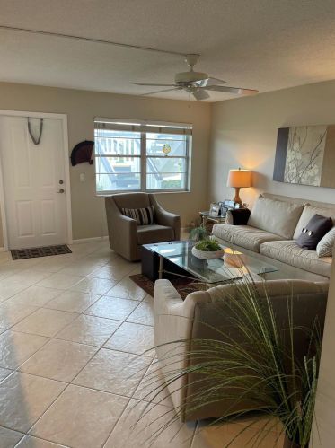 169 Somerset I, West Palm Beach, FL 33417-2105