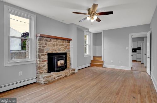 316 Kendale Rd, Red Lion PA  17356-9633 exterior