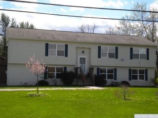 51 Sunset Blvd, Coxsackie, NY 12051-1128