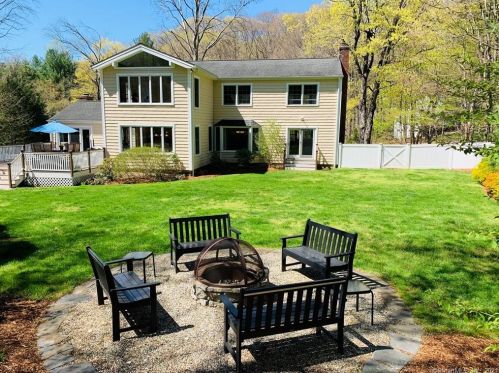 201 Trail Ext, Stamford, CT 06903-2408