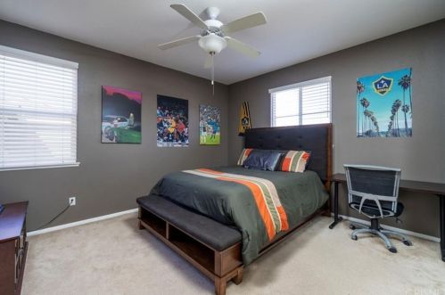 29236 Discovery Ridge Dr, Santa Clarita CA  91390-5761 exterior