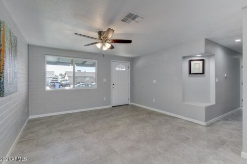 7232 College Dr, Phoenix, AZ 85033-1425