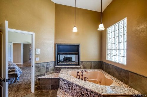 1895 Corwin Rd, Bullhead City AZ  86442-8774 exterior