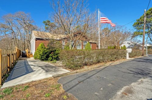 124 Woodland Dr, Bricktown NJ  08723-7433 exterior