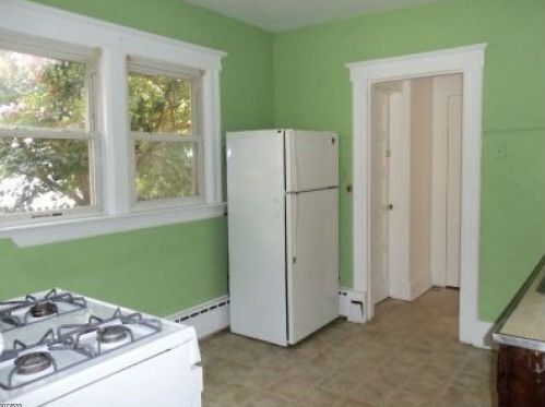 225 Main St, Bound Brk NJ  08805-1837 exterior