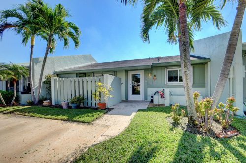 36 Camden Ln, Boynton Beach, FL 33426-7742