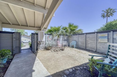 6808 Winlock Ave, Citrus Heights, CA 95621-3603