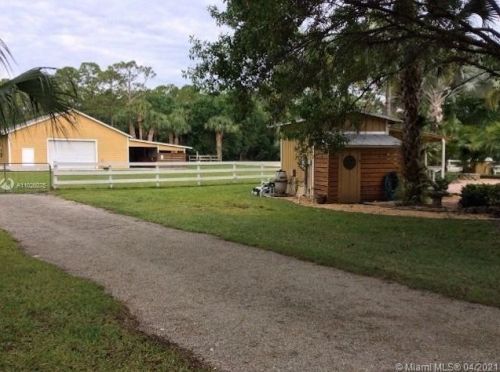 5802 Mistletoe Ln, Palm City, FL 34990-5239