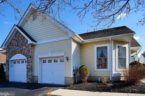 193 Meadowlark Dr, Trenton, NJ 08690-3569