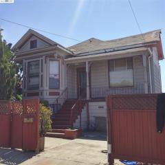 9841 A St, Oakland, CA 94603-2412