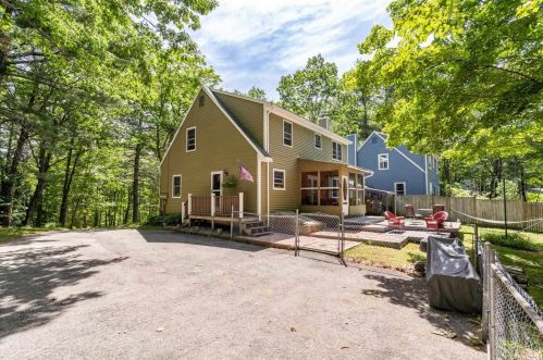 56 Fox Garrison Rd, Lee NH  03861-6338 exterior