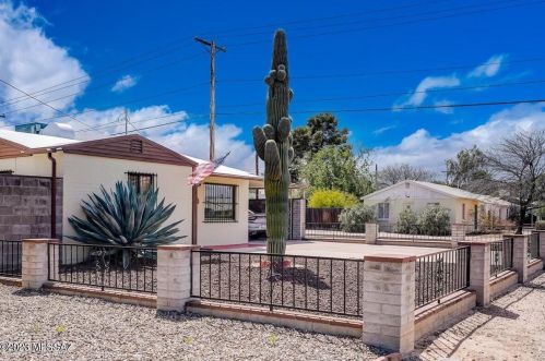 2602 Sylvia St, Tucson, AZ 85716-2180