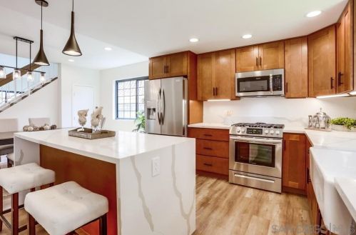 916 Alyssum Rd, Carlsbad CA  92011-3907 exterior