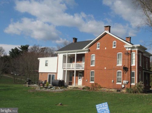 1594 Trolley Rd, Hanover, PA 17331-6904