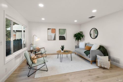 1930 Forest Ln, Vacaville CA  95687-6115 exterior