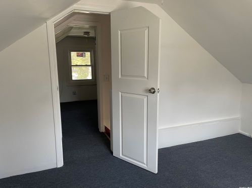 32 Bedford St, Wheatley Heights NY  11798-3904 exterior