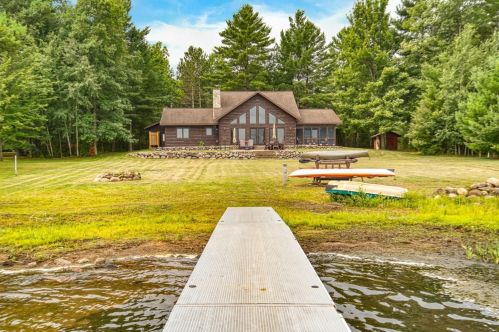 211 Lake Dr, Shell Lake, WI 54871-8739