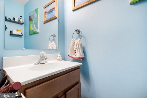 1 Atlantic Ave, Camden NJ  08106-1469 exterior