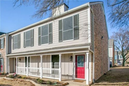 74 Winchester Dr, Euless, TX 76039-4213