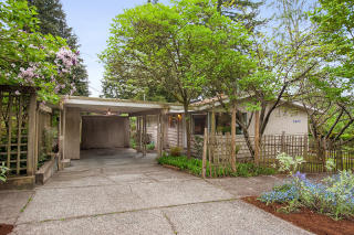 8762 25th Pl, Seattle, WA 98115-3417