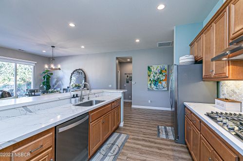 2518 Calderon Dr, Santa Maria CA  93455-7410 exterior