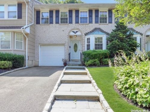 33 Manors Dr, Muttontown, NY 11753-1729