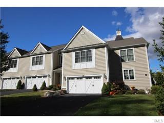 18 Stillwater Cir, Brookfield Center, CT 06804-1146