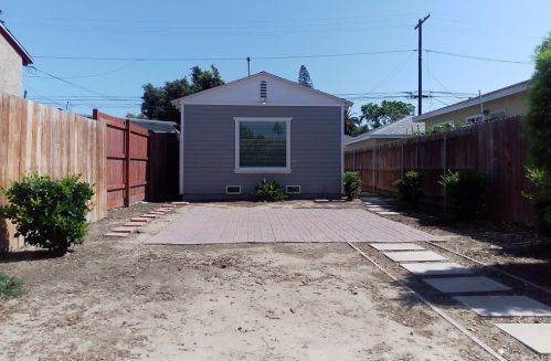 80 Ellis St, Long Beach, CA 90805-5204