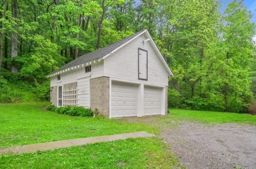 1025 Peekskill Hollow Rd, Tompkins Corners NY  10579-1715 exterior