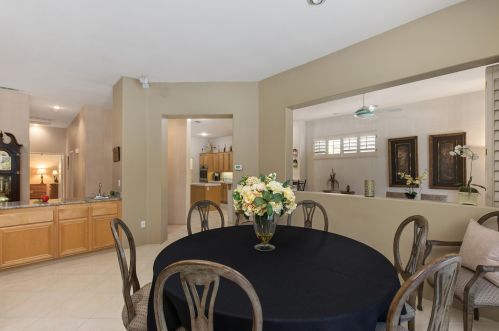 122 Kavenish Dr, Rancho Mirage CA  92270-3244 exterior