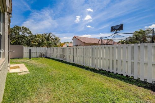 15726 16 Ct, Hollywood FL 33026-0509 exterior