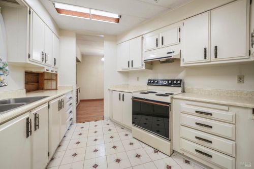 14 Bel Air Cir, Fairfield CA  94533-2811 exterior