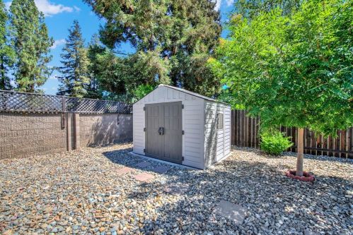 537 Stanford St, Vacaville CA  95687-4609 exterior