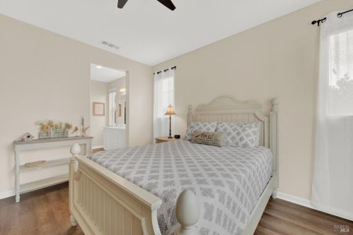 8001 Finchley Ct, Vacaville CA  95687-8253 exterior